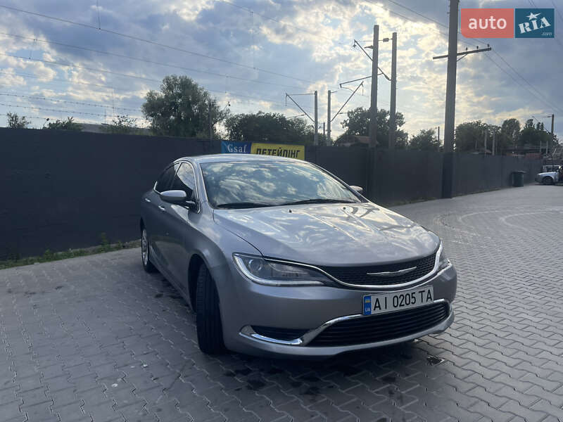 Седан Chrysler 200 2016 в Киеве