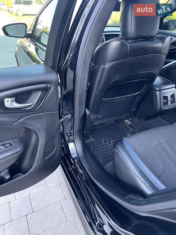 Седан Chrysler 200 2015 в Хмельницькому фото 21 Седан Chrysler 200 2015 в Хмельницькому