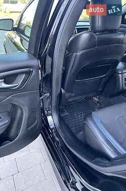 Седан Chrysler 200 2015 в 