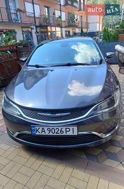 Седан Chrysler 200 2016 в 