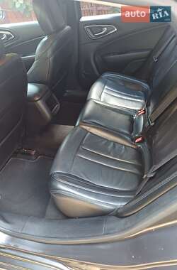 Седан Chrysler 200 2016 в 