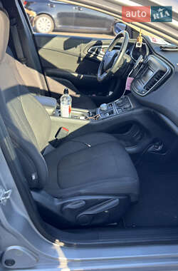Седан Chrysler 200 2015 в 