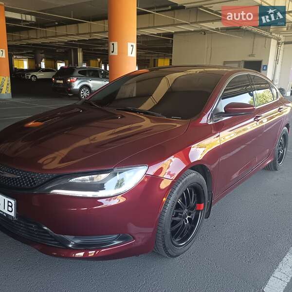 Седан Chrysler 200 2015 в Киеве