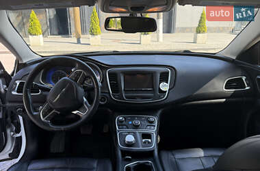 Седан Chrysler 200 2015 в 