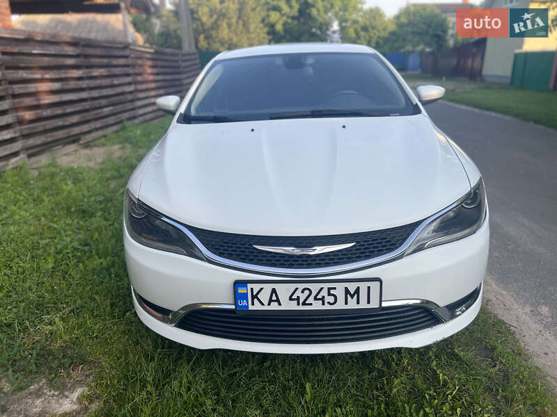 Седан Chrysler 200 2015 в Броварах