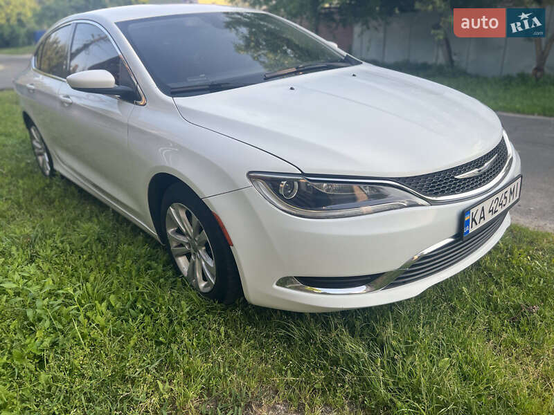 Седан Chrysler 200 2015 в Броварах