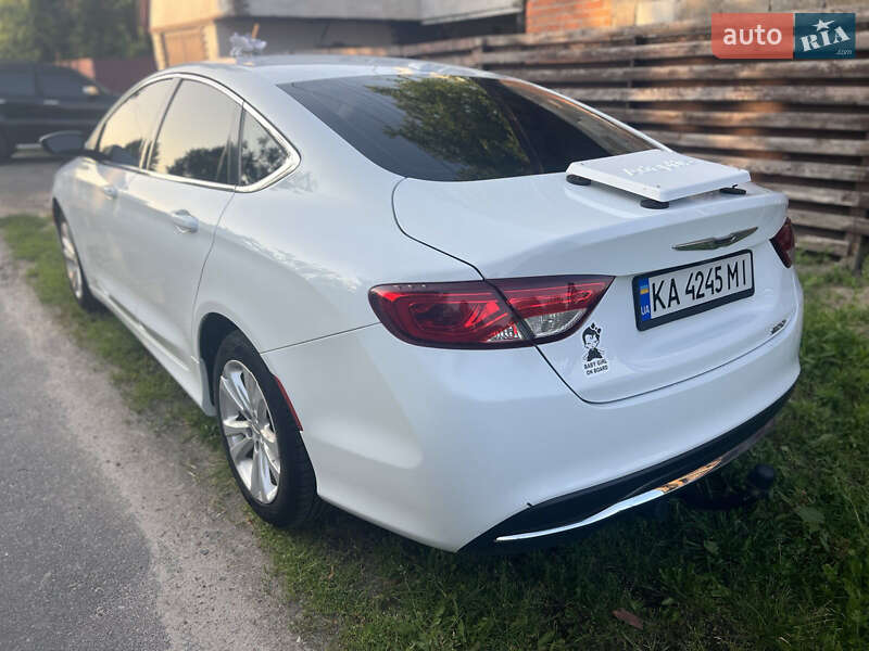 Седан Chrysler 200 2015 в Броварах