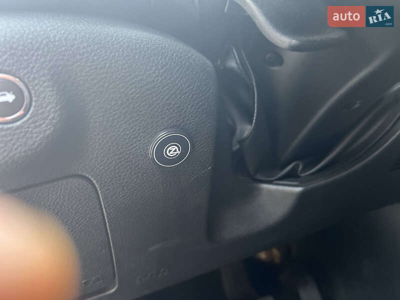 Седан Chrysler 200 2015 в Броварах