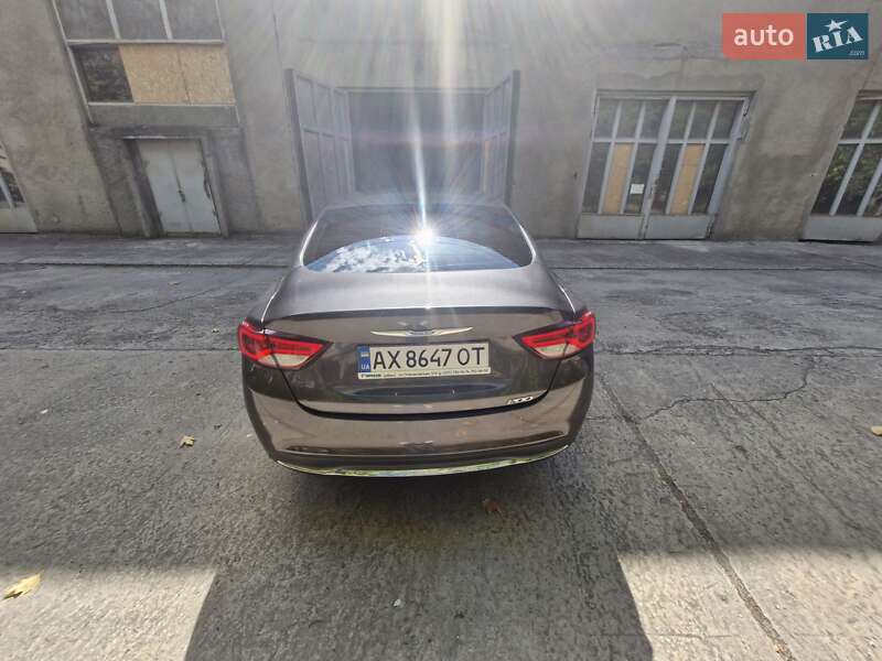 Седан Chrysler 200 2016 в Запорожье