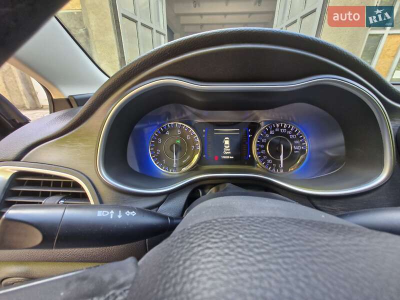 Седан Chrysler 200 2016 в Запорожье