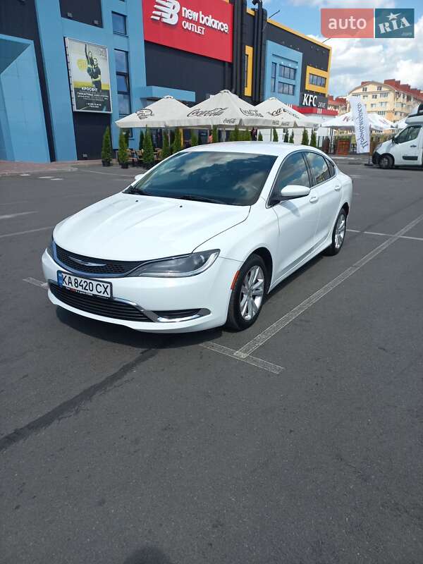 Седан Chrysler 200 2016 в Киеве