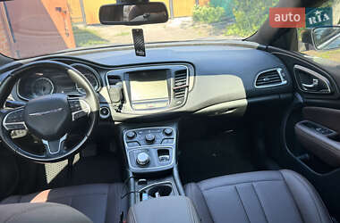 Седан Chrysler 200 2015 в 