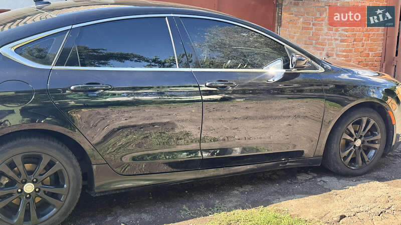 Седан Chrysler 200 2015 в Киеве