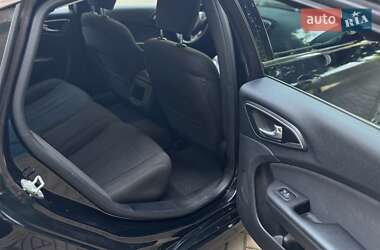 Седан Chrysler 200 2015 в 