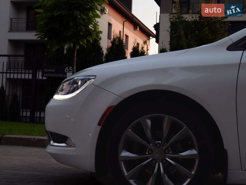 Седан Chrysler 200 2014 в Кременчуге