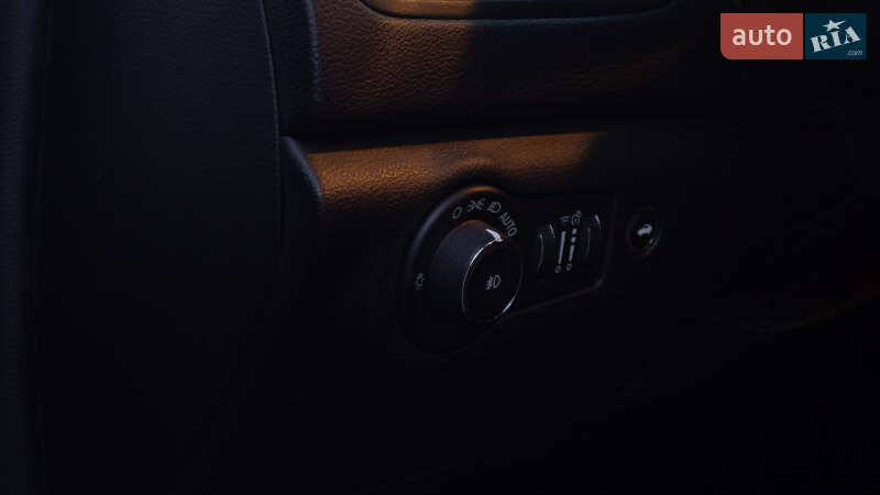 Седан Chrysler 200 2014 в Кременчуге