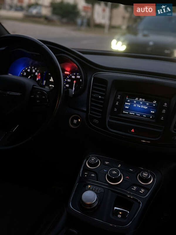 Седан Chrysler 200 2014 в Кременчуге