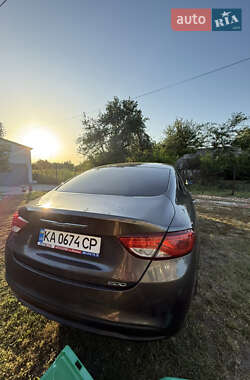 Седан Chrysler 200 2016 в Яготине