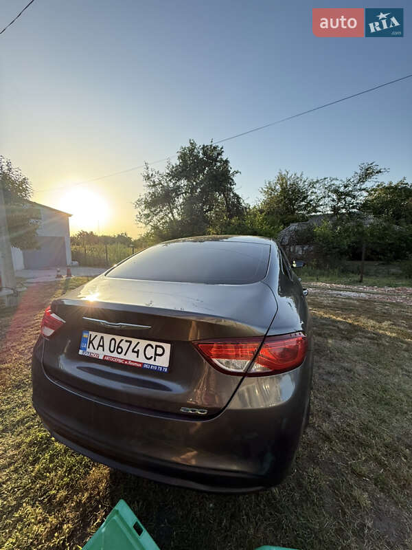 Седан Chrysler 200 2016 в 