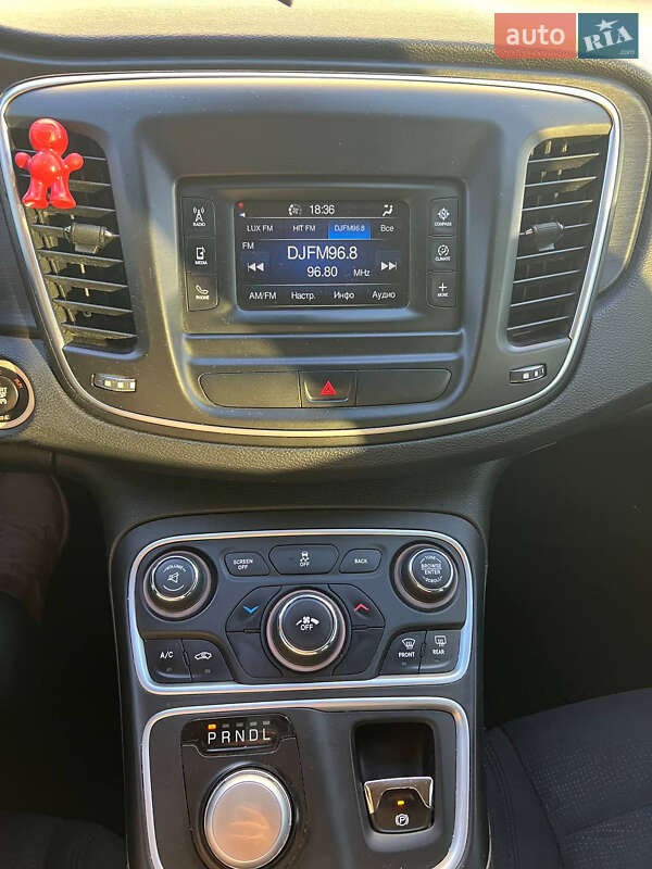 Седан Chrysler 200 2014 в Києві фото 10 Седан Chrysler 200 2014 в Києві