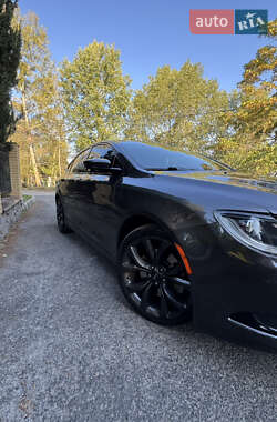 Седан Chrysler 200 2014 в 