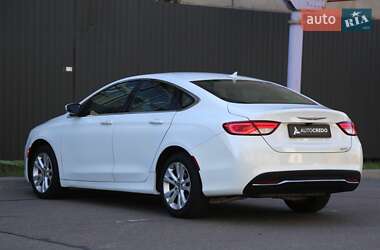 Седан Chrysler 200 2015 в 