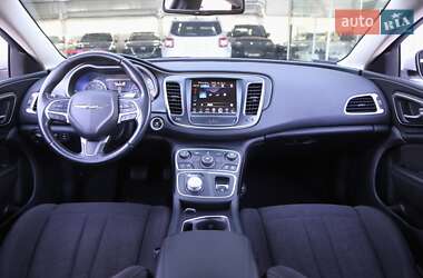 Седан Chrysler 200 2015 в 