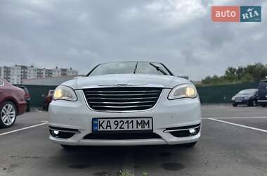 Седан Chrysler 200 2013 в 