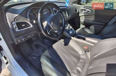 Седан Chrysler 200 2015 в Дніпрі