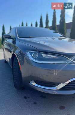 Седан Chrysler 200 2015 в 