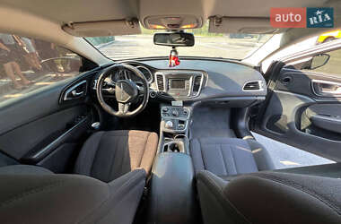 Седан Chrysler 200 2015 в 