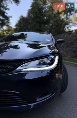Седан Chrysler 200 2016 в 