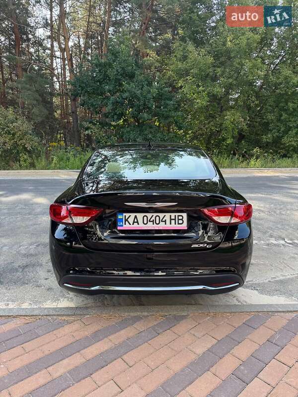 Седан Chrysler 200 2015 в Черкассах