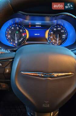 Седан Chrysler 200 2015 в 