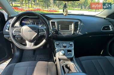 Седан Chrysler 200 2015 в 