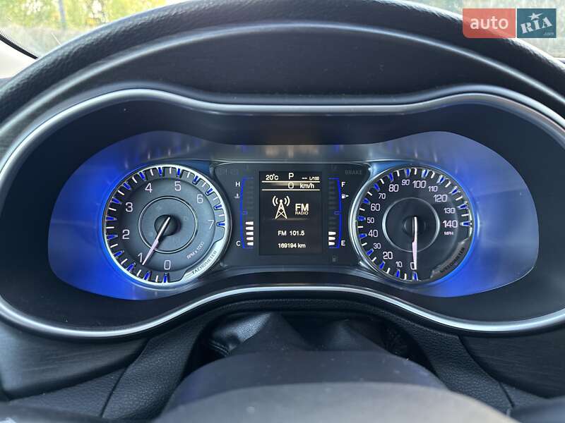 Седан Chrysler 200 2016 в Борисполе