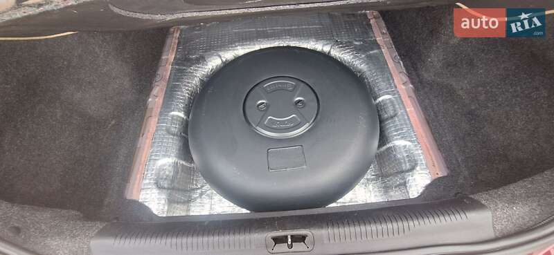 Седан Chrysler 200 2015 в Мукачево