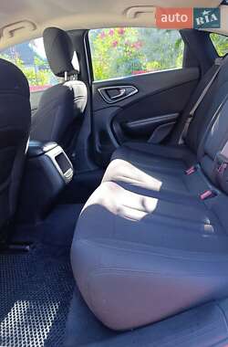 Седан Chrysler 200 2014 в 