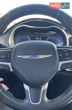 Седан Chrysler 200 2015 в 