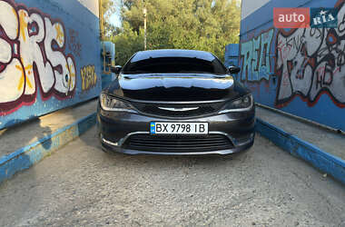 Седан Chrysler 200 2015 в Хмельницком