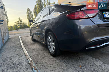 Седан Chrysler 200 2015 в 