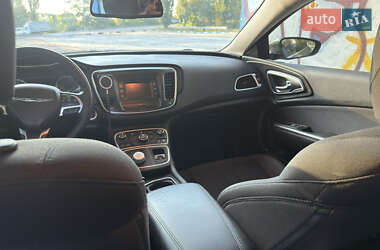 Седан Chrysler 200 2015 в 