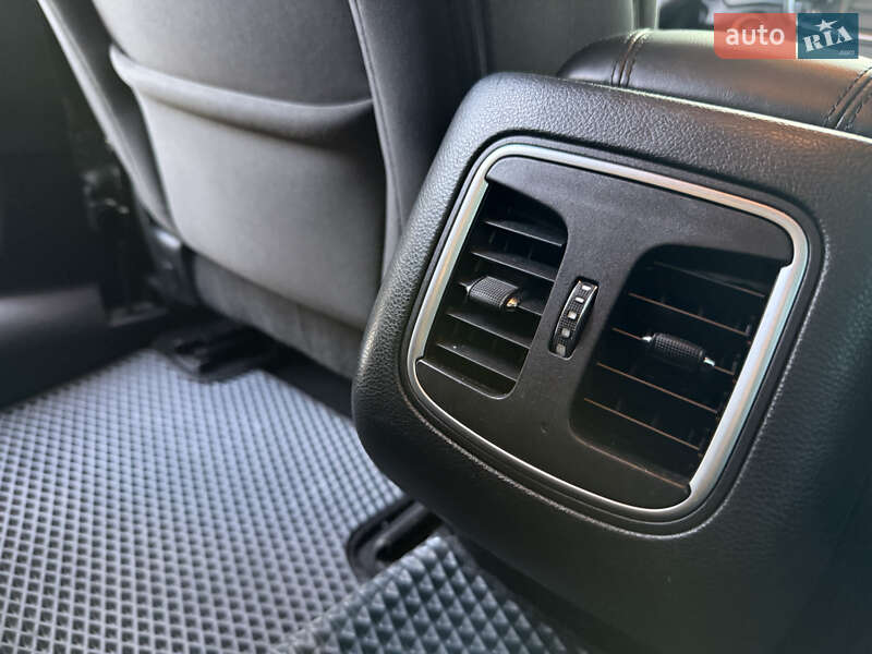 Седан Chrysler 200 2015 в Хмельницком