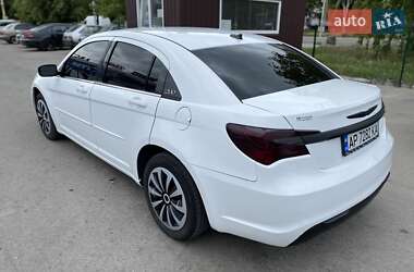 Седан Chrysler 200 2012 в 