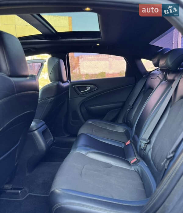 Седан Chrysler 200 2015 в Балте