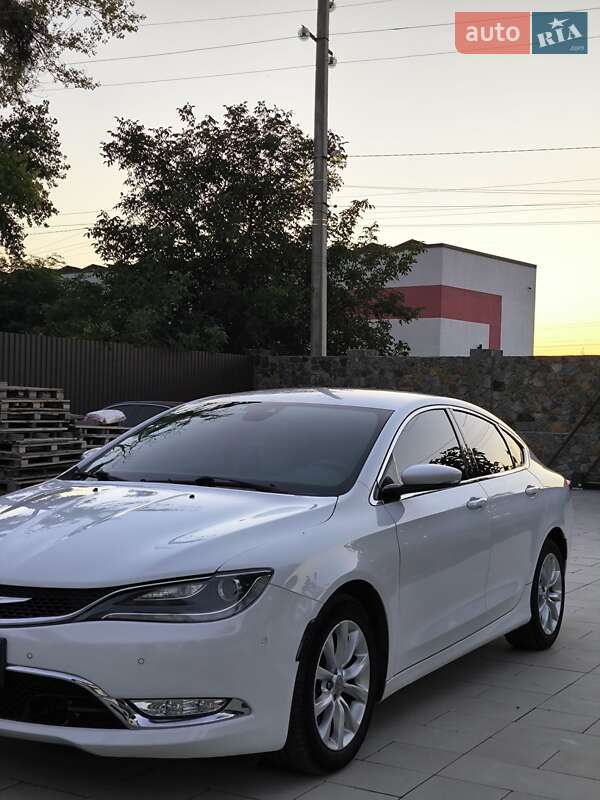 Седан Chrysler 200 2014 в Виннице