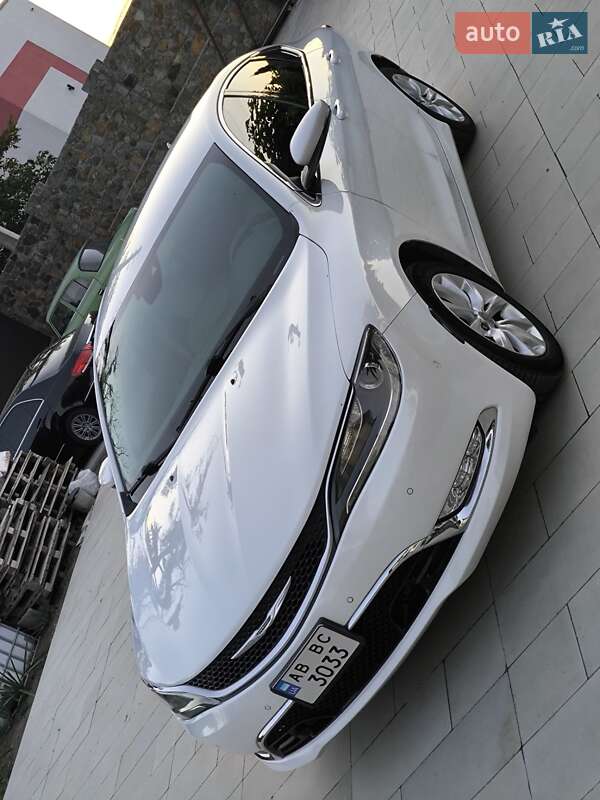 Седан Chrysler 200 2014 в Виннице