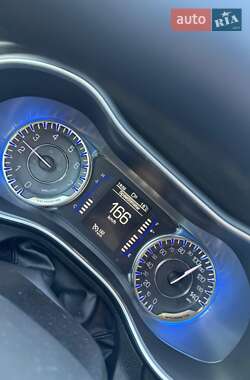Седан Chrysler 200 2015 в Знам'янці