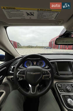 Седан Chrysler 200 2016 в 