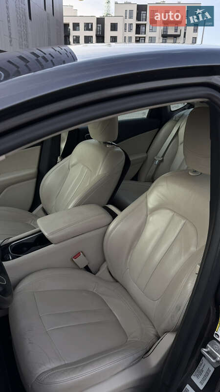 Седан Chrysler 200 2014 в Ровно